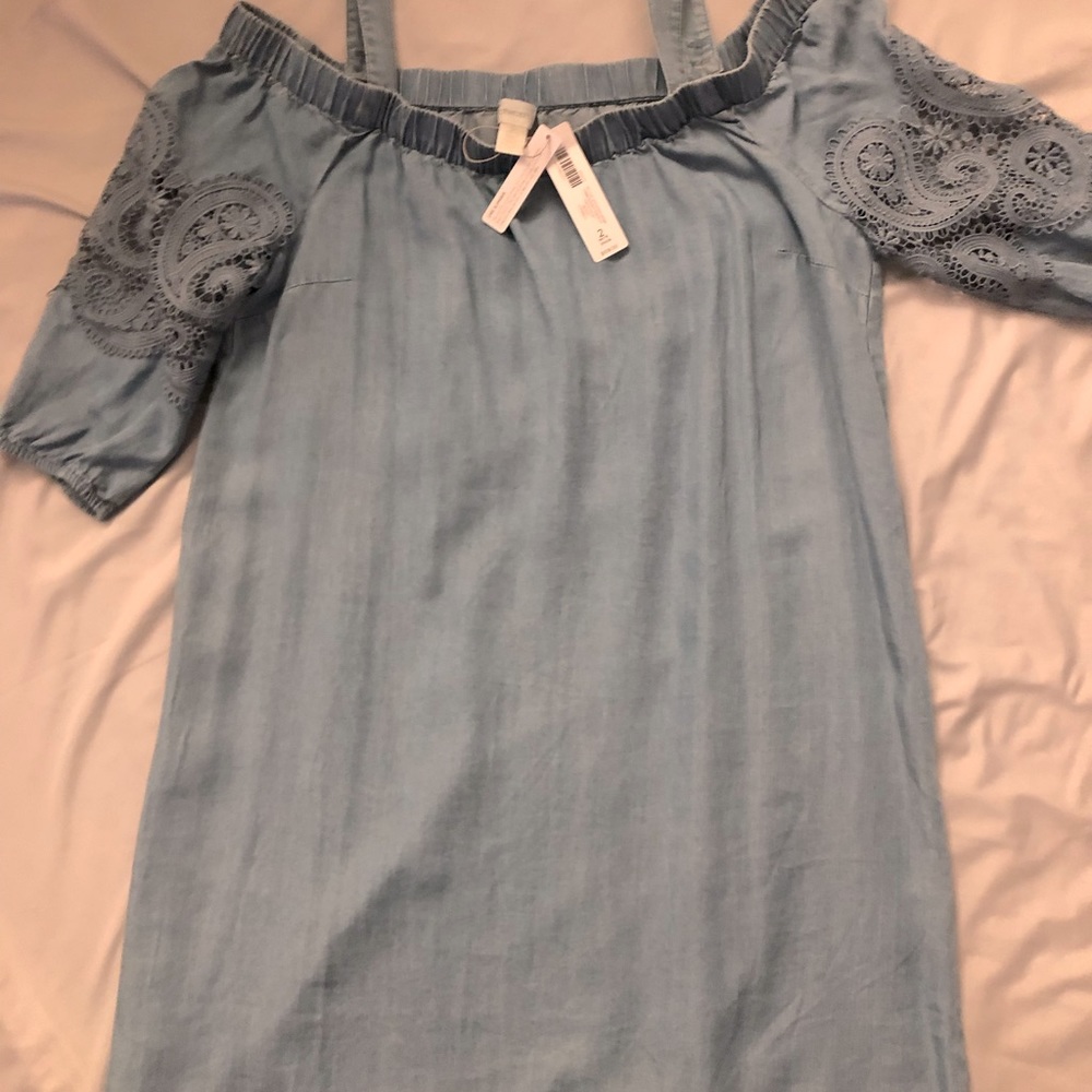 Chico’s Petite sz2 off shoulder denim (light weight) embroidered dress indigo